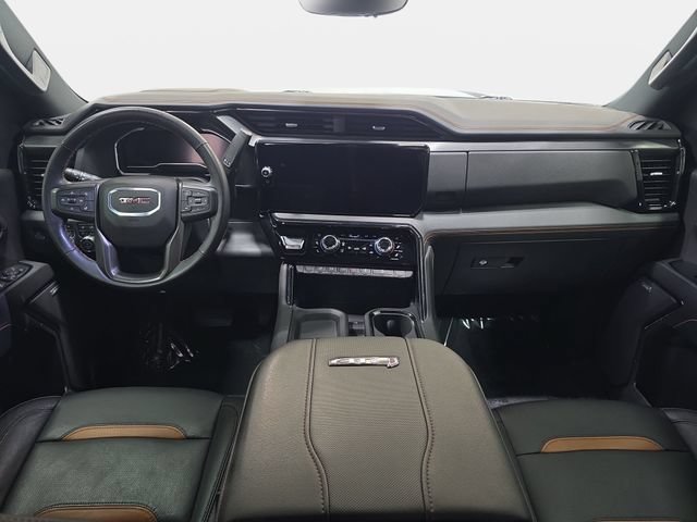 Used 2024 GMC Sierra 2500 AT4 w/ Technology Package AWD/4WD image 10