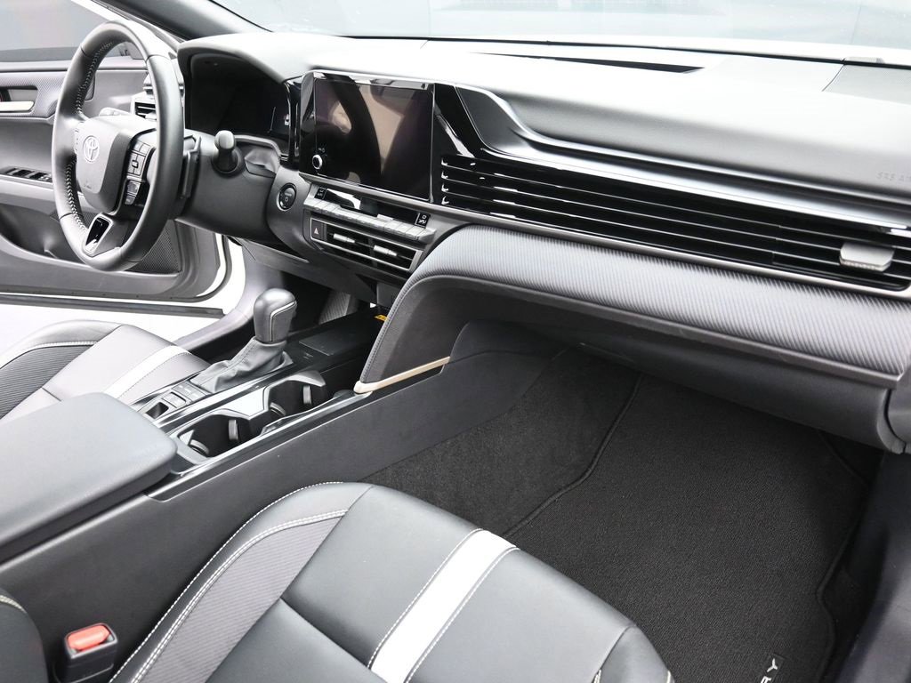 Used 2025 Toyota Camry SE image 26