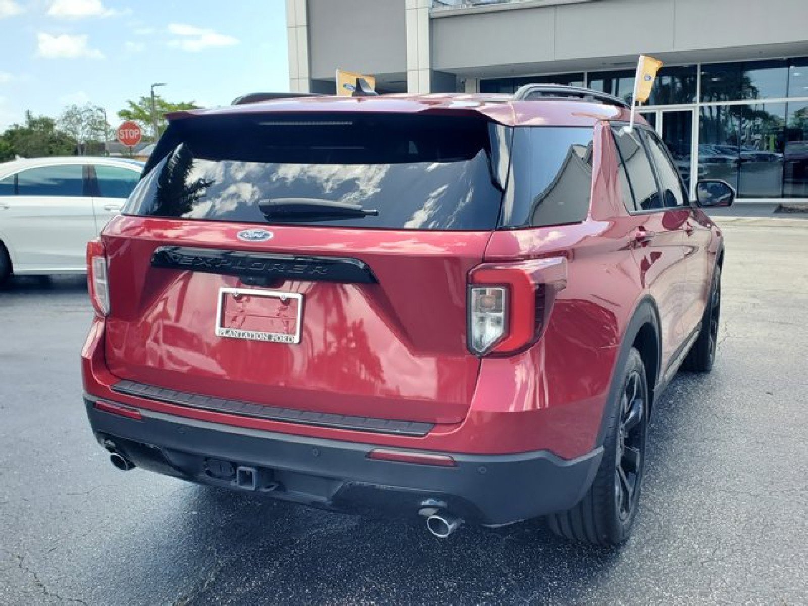 Certified 2023 Ford Explorer ST-Line w/ Class IV Trailer Tow Package RWD image 4