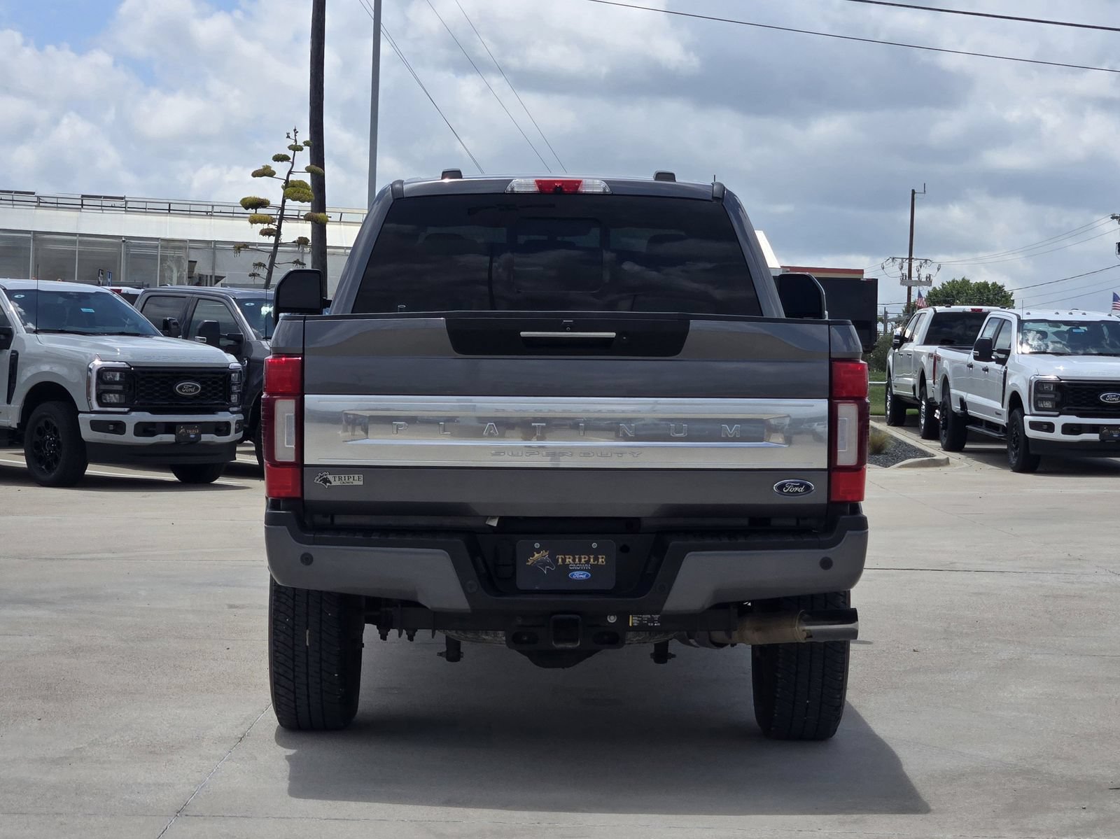 Certified 2022 Ford F350 Platinum AWD/4WD image 8