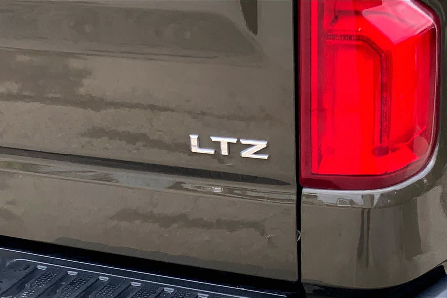 Used 2023 Chevrolet Silverado 1500 LTZ AWD/4WD image 27