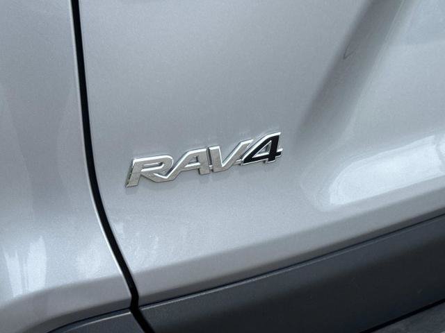 Used 2025 Toyota RAV4 XLE AWD/4WD image 9
