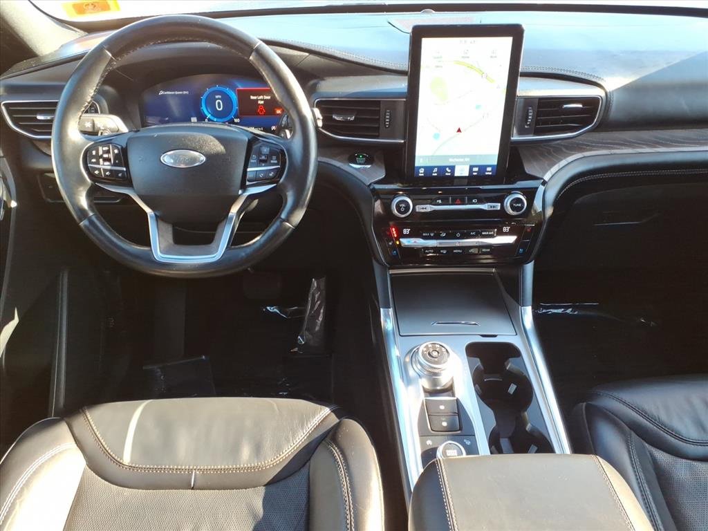 Certified 2021 Ford Explorer Platinum w/ Equipment Group 601A image 16