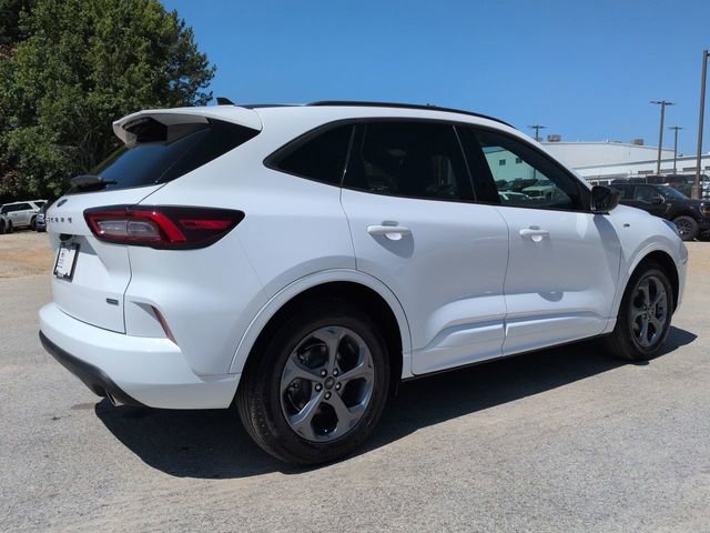 Certified 2023 Ford Escape ST-Line w/ Equipment Group 301A FWD image 4