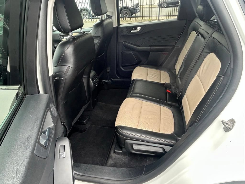Certified 2022 Ford Escape Titanium w/ Titanium Elite Package AWD/4WD image 34