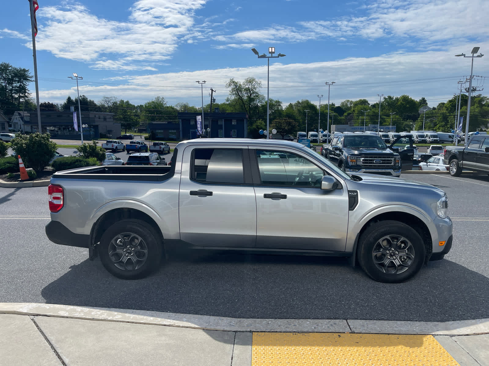 Certified 2023 Ford Maverick XLT w/ XLT Luxury Package FWD image 7