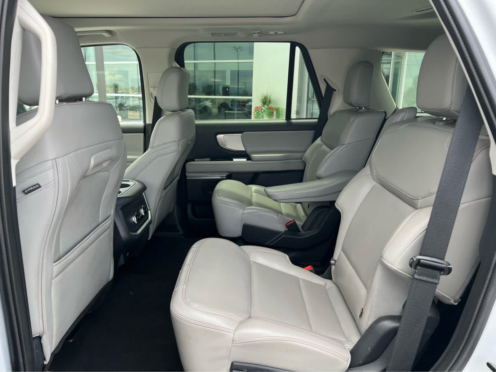 Certified 2025 Ford Expedition Active AWD/4WD image 27