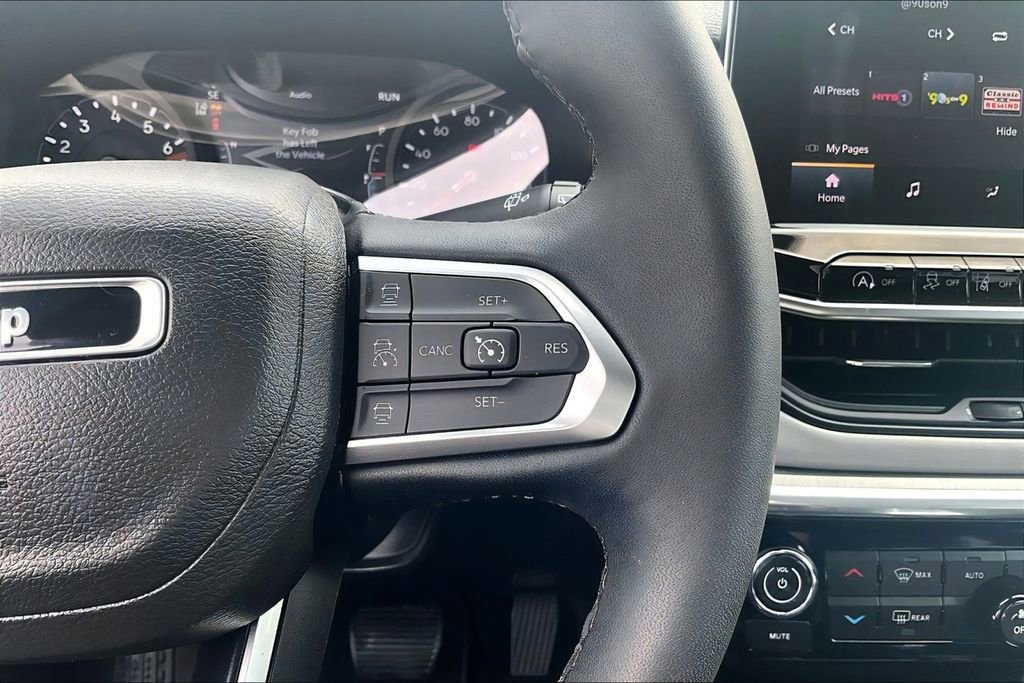Used 2023 Jeep Compass Limited AWD/4WD image 17