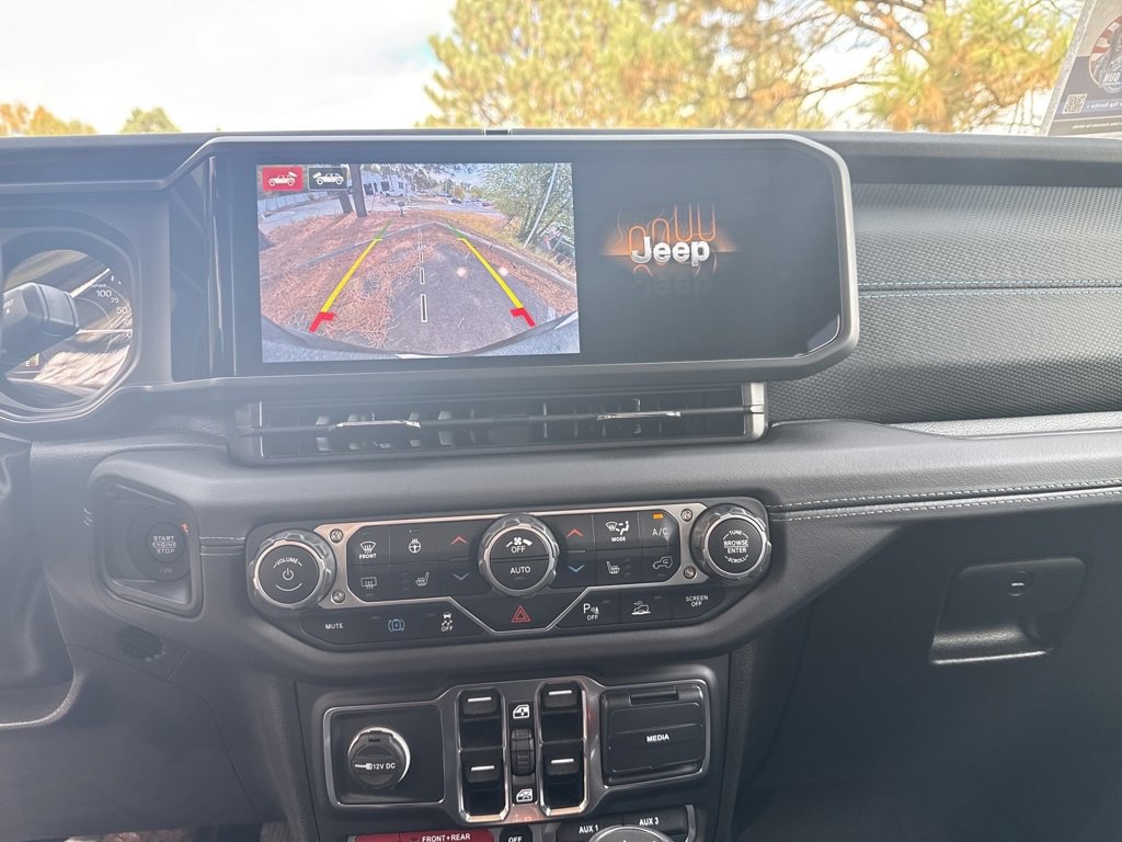 Used 2024 Jeep Wrangler Unlimited Rubicon 4xe image 17