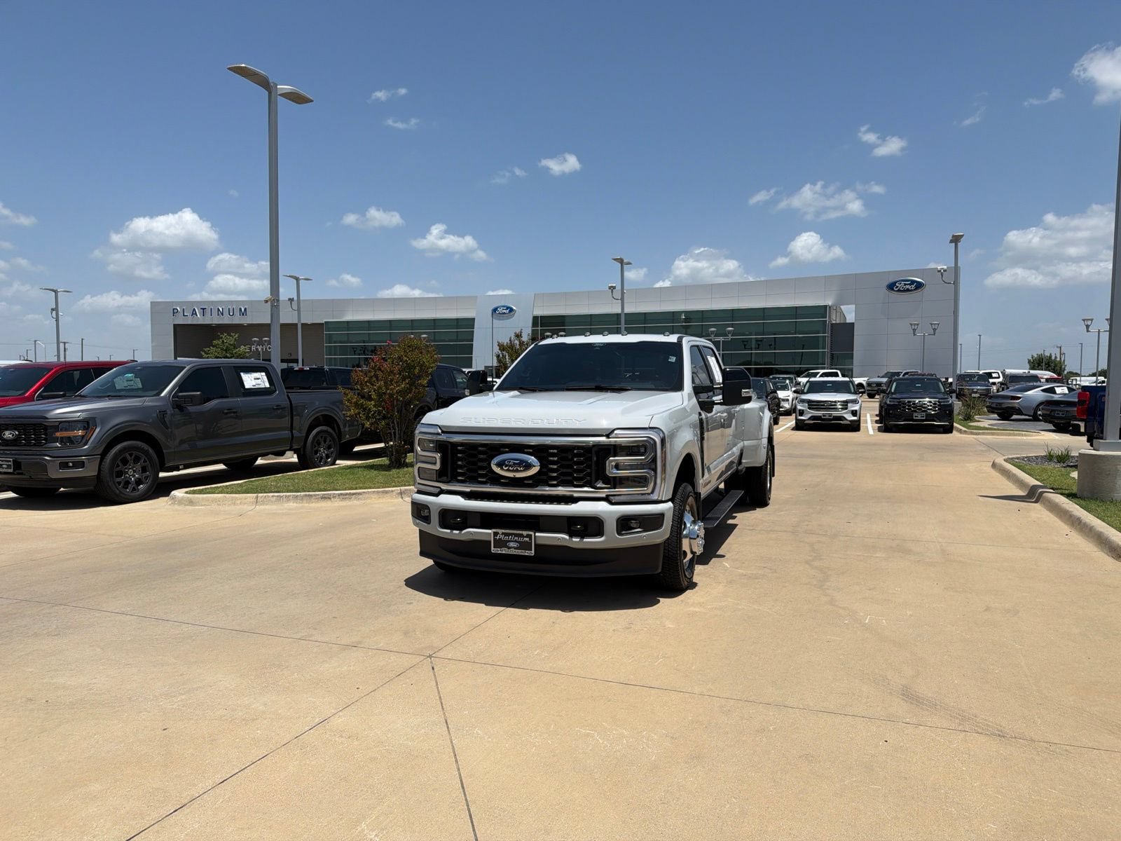 Certified 2026 Ford F350 Platinum AWD/4WD image 27