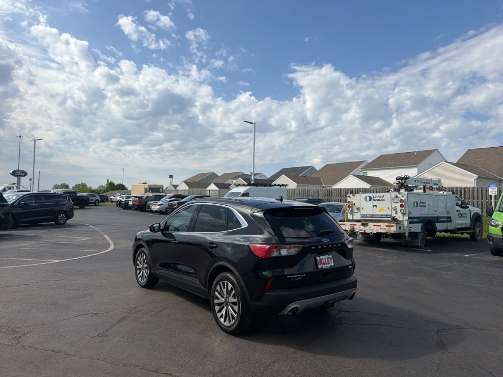 Certified 2020 Ford Escape Titanium w/ Titanium Premium Package 2.0 AWD/4WD image 7