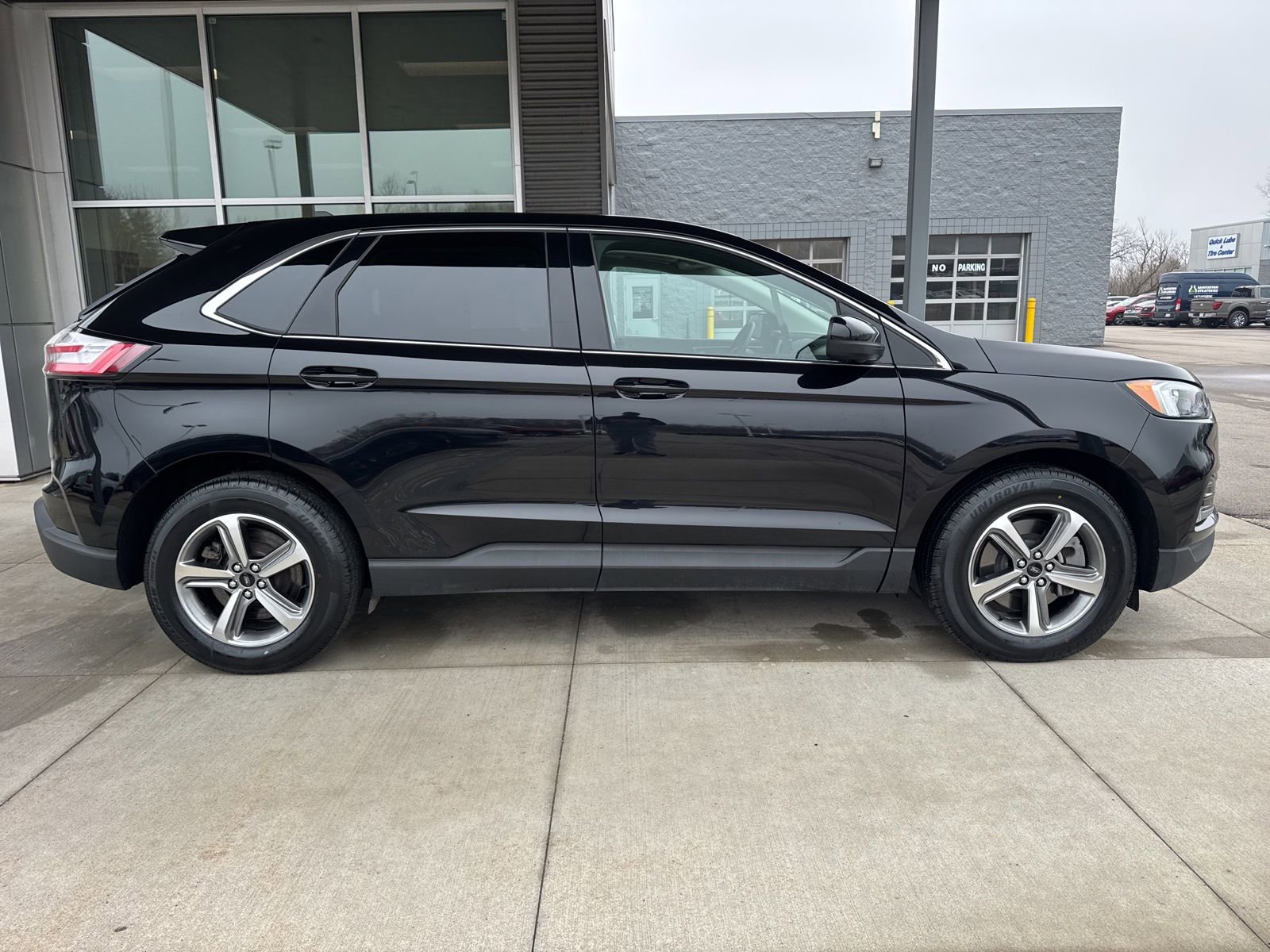 Certified 2023 Ford Edge SEL w/ Convenience Package AWD/4WD image 9