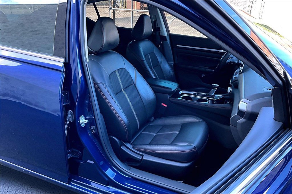 Used 2023 Nissan Altima 2.5 SR FWD image 7