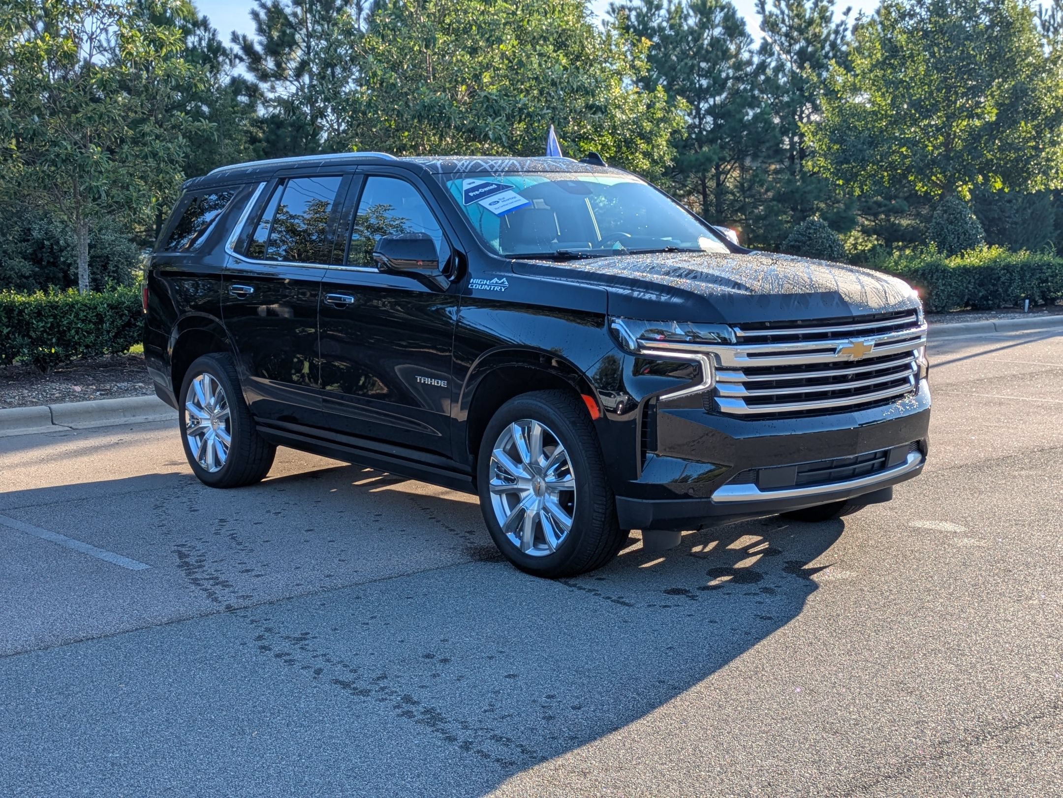 Used 2024 Chevrolet Tahoe High Country AWD/4WD image 1