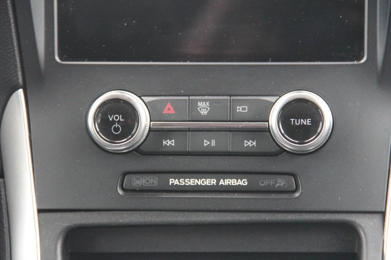 Certified 2024 Ford Edge SEL AWD/4WD image 18