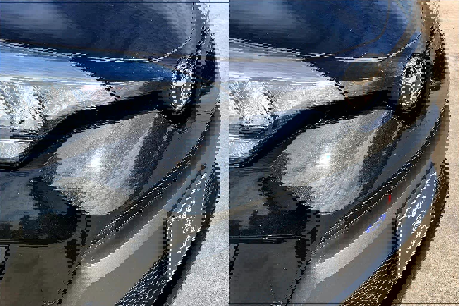 Used 2022 Toyota C-HR XLE image 29