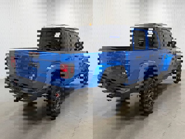 Used 2024 Jeep Gladiator Sport image 2