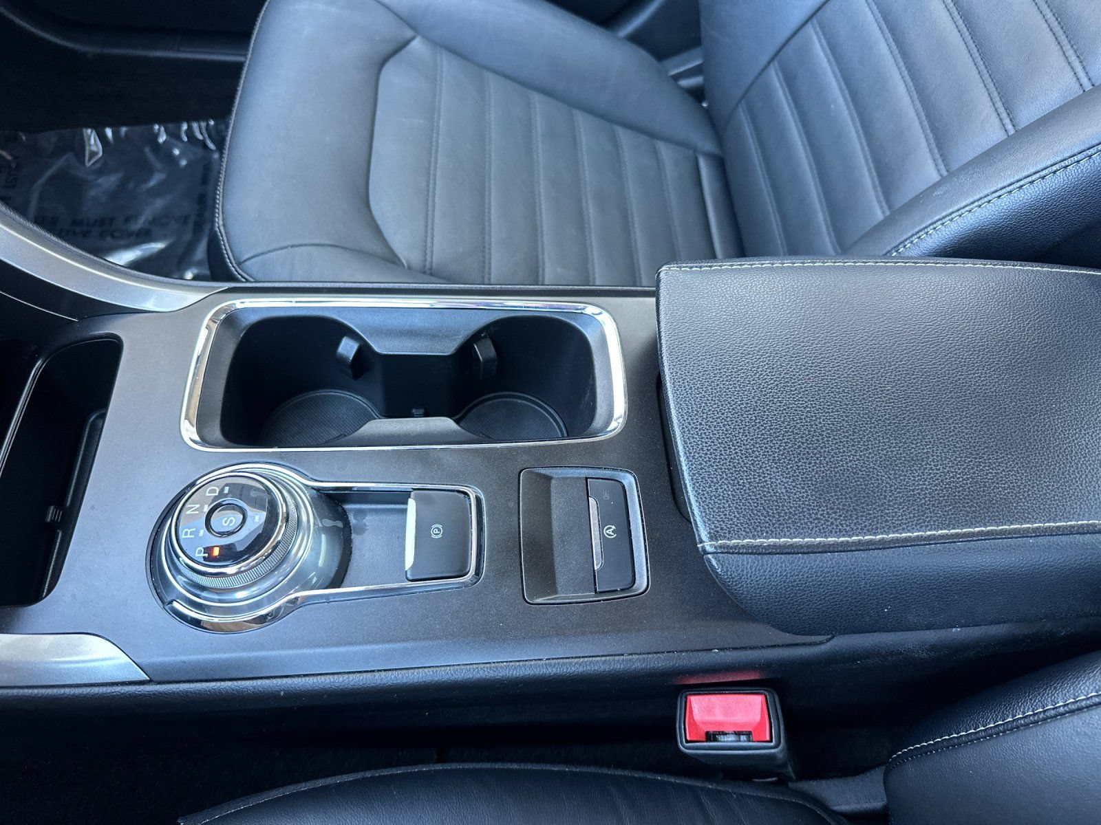 Certified 2018 Ford Fusion SE w/ Fusion SE Technology Package FWD image 22