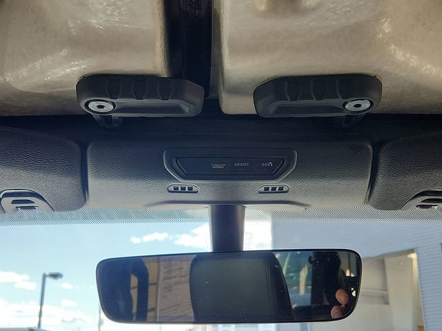 Used 2021 Jeep Wrangler Unlimited Sahara w/ Cold Weather Group AWD/4WD image 19