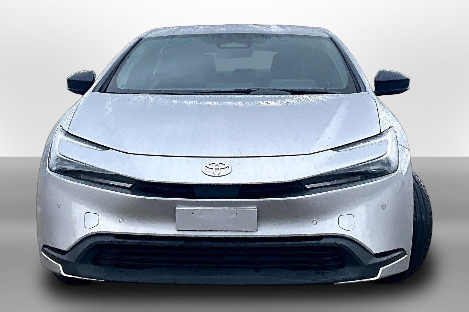 Used 2025 Toyota Prius LE FWD image 3