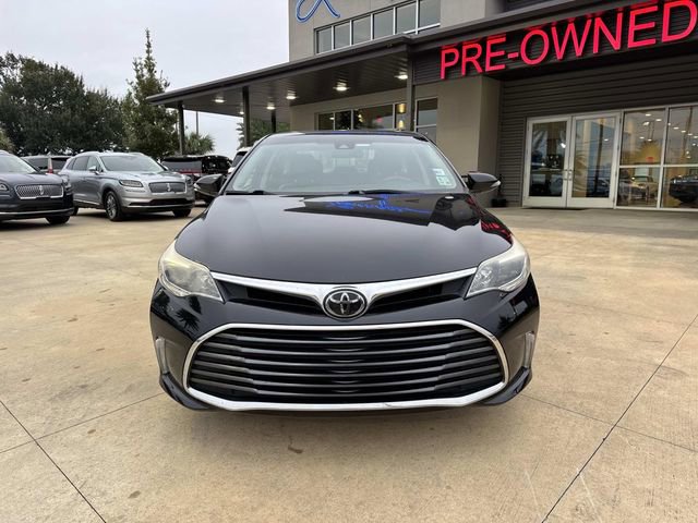 Used 2018 Toyota Avalon XLE image 3