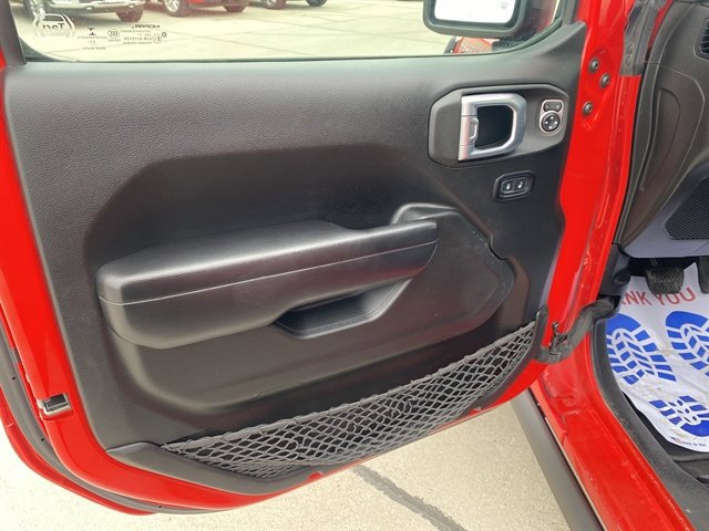 Used 2021 Jeep Wrangler Unlimited Rubicon w/ Dual Top Group AWD/4WD image 21