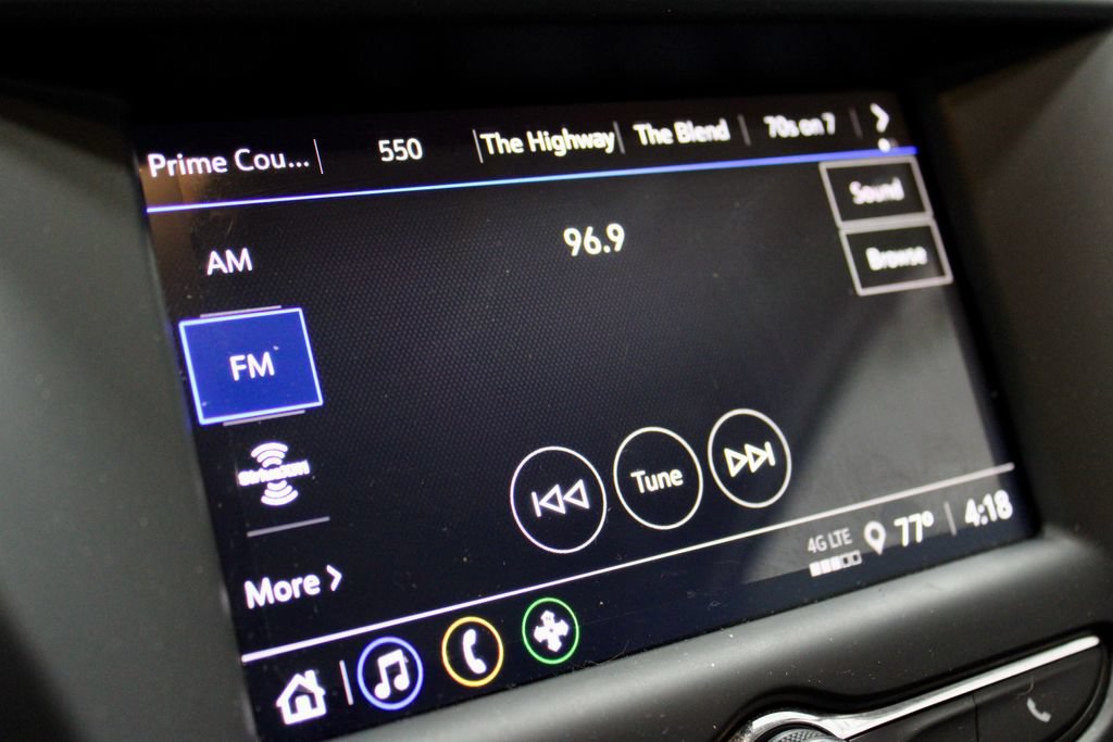Used 2023 Chevrolet TrailBlazer LT FWD image 3