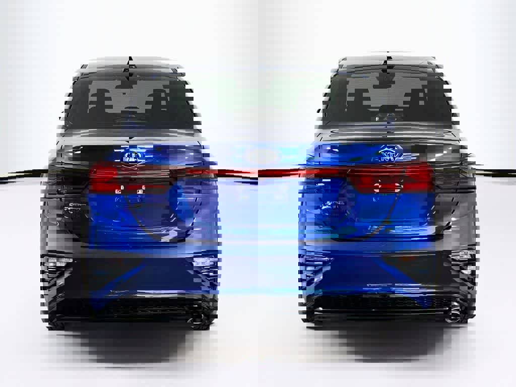 Used 2019 Kia Forte LXS FWD image 4