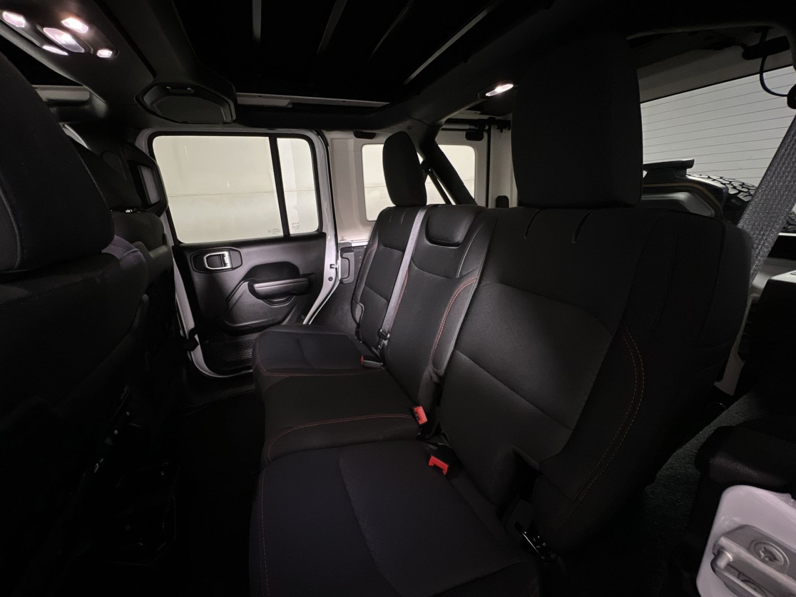 Used 2021 Jeep Wrangler Unlimited Rubicon AWD/4WD image 24