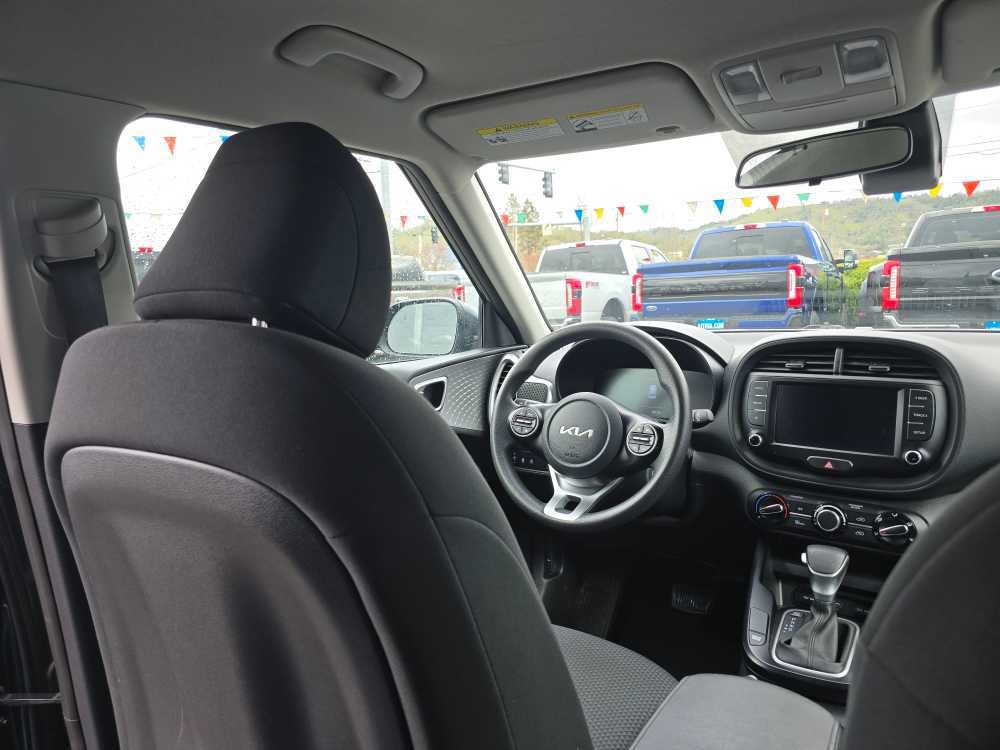 Used 2023 Kia Soul LX w/ Option Group 015 image 10