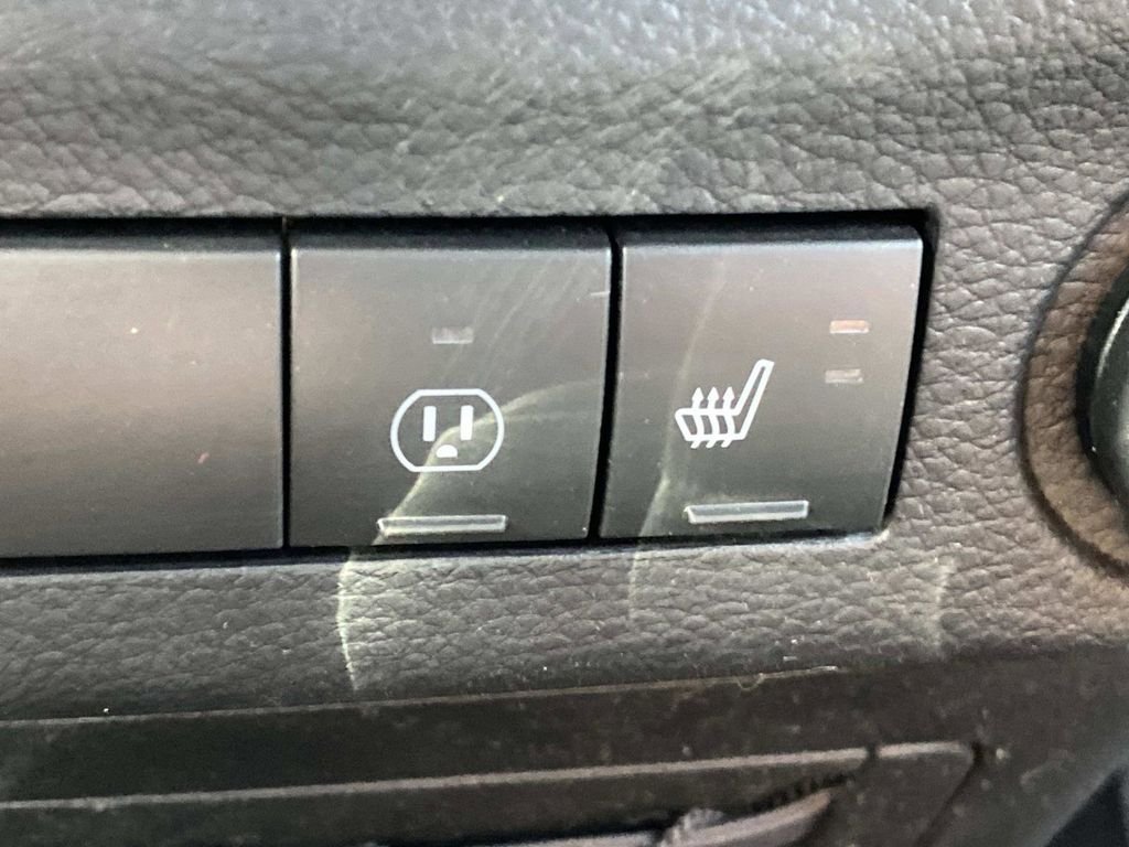Used 2018 Jeep Wrangler Unlimited Sahara AWD/4WD image 30