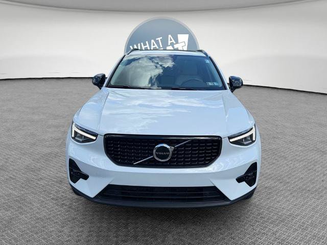 Used 2023 Volvo XC40 B5 Plus w/ Climate Package AWD/4WD image 9