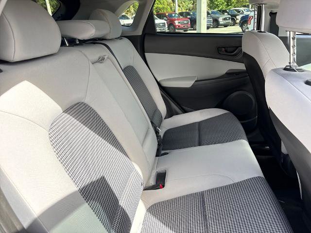 Used 2023 Hyundai Kona SE AWD/4WD image 28