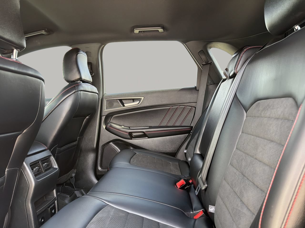 Certified 2024 Ford Edge ST-Line AWD/4WD image 16