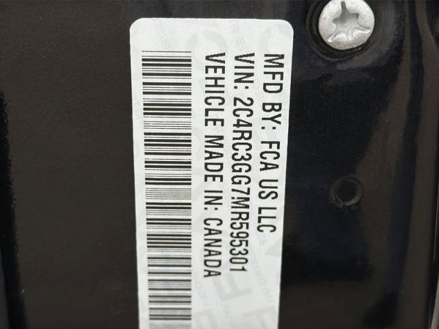 Used 2021 Chrysler Pacifica Limited w/ Uconnect Theater Family Group AWD/4WD image 36
