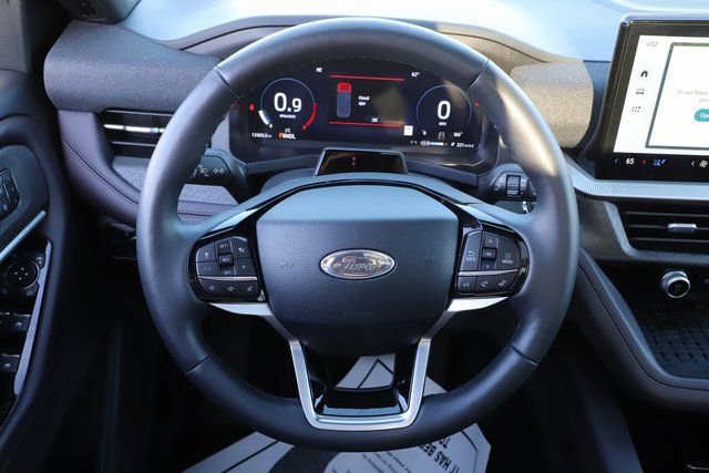Certified 2025 Ford Explorer Platinum w/ LUX Leather Package AWD/4WD image 22