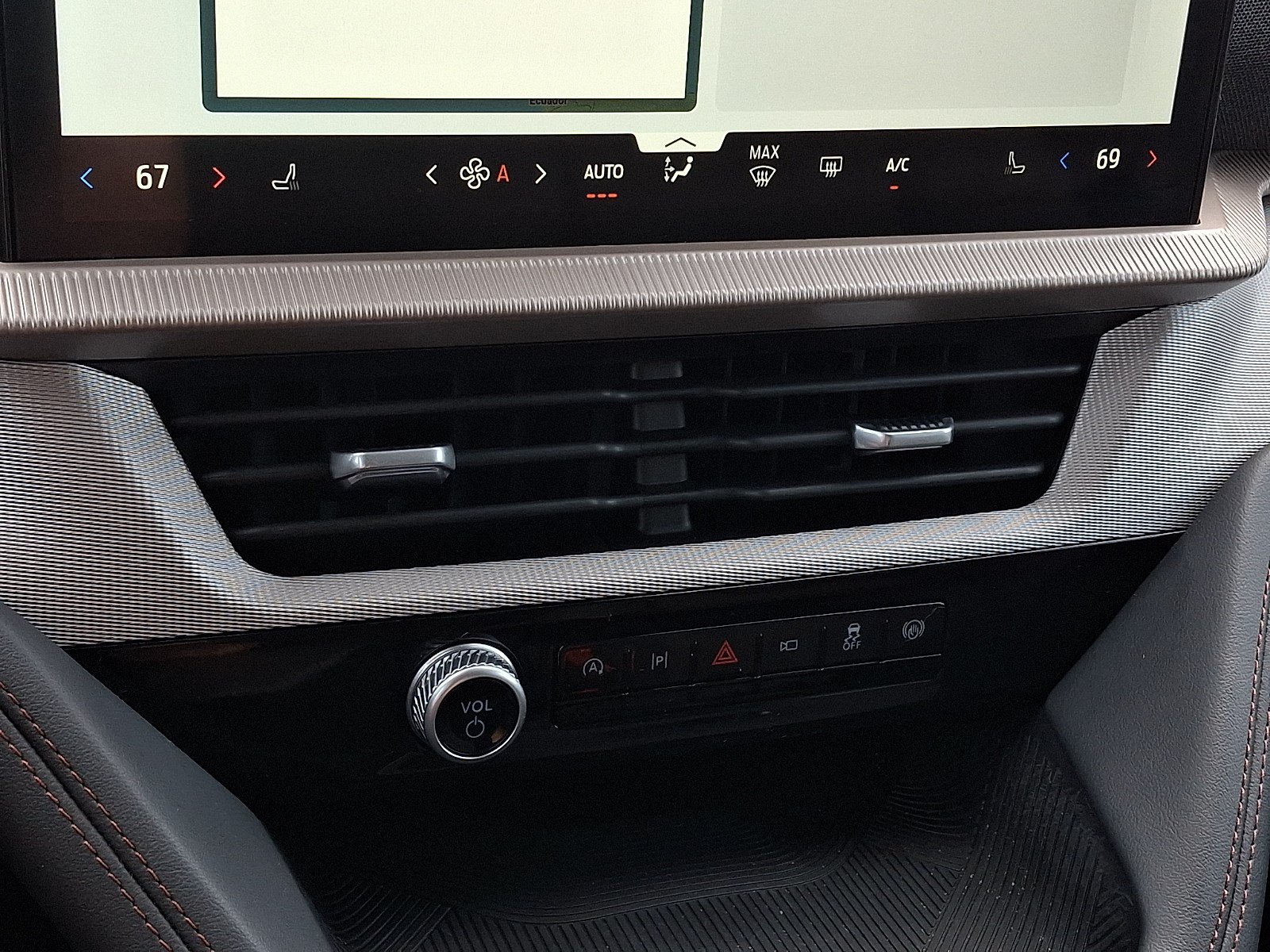 Certified 2025 Ford Explorer Active RWD image 14
