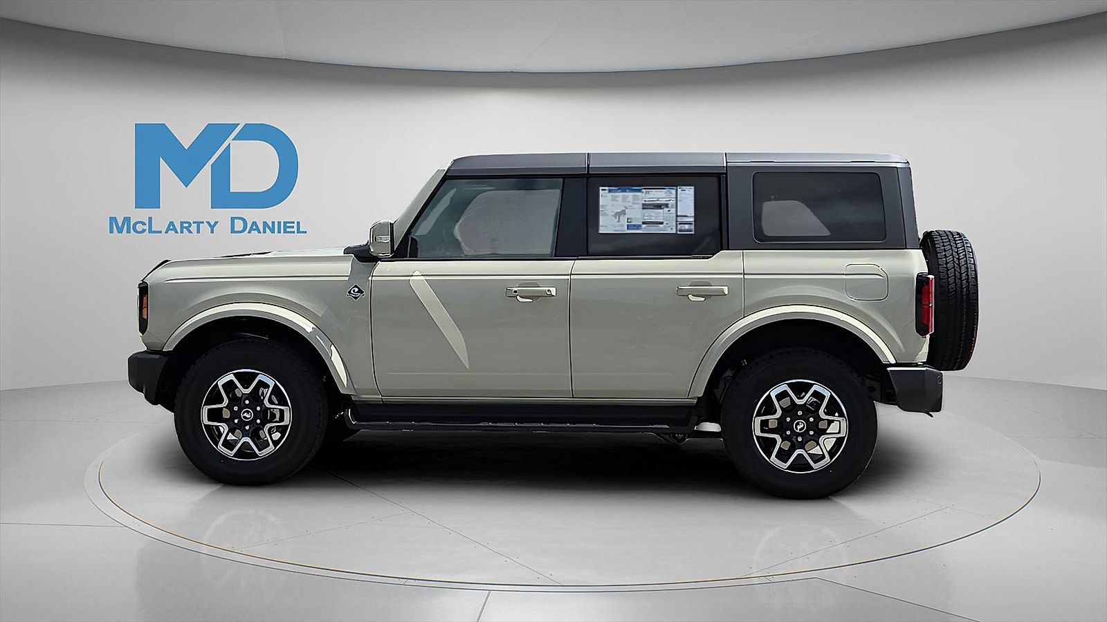 Certified 2025 Ford Bronco Outer Banks AWD/4WD image 3
