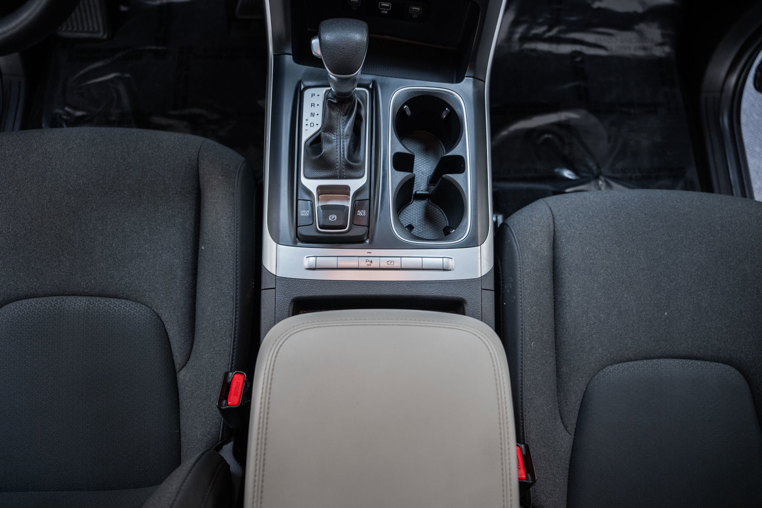 Used 2024 Kia Carnival LX image 28