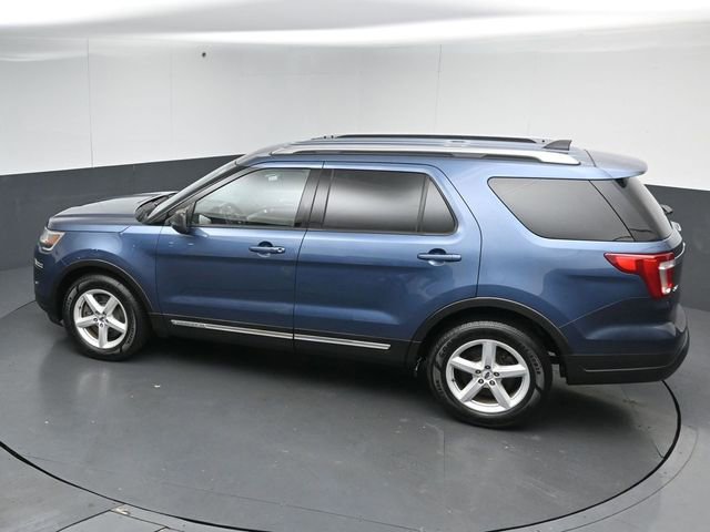 Certified 2018 Ford Explorer XLT FWD image 40