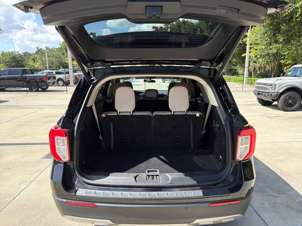 Certified 2024 Ford Explorer XLT w/ Equipment Group 202A RWD image 30