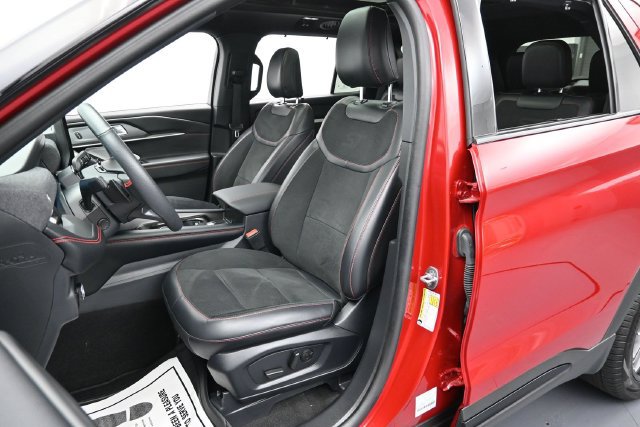 Certified 2025 Ford Explorer ST AWD/4WD image 12