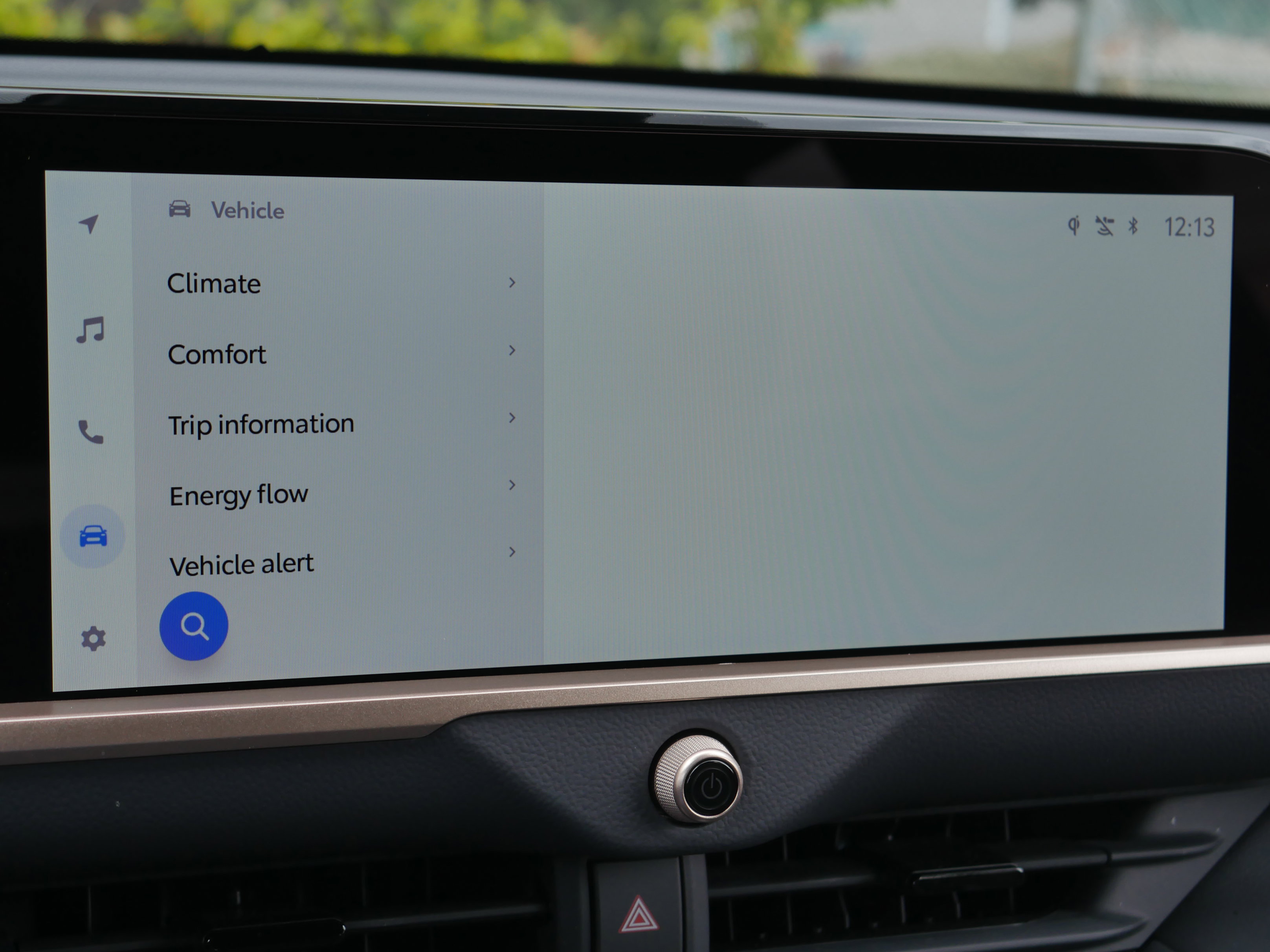 Used 2025 Toyota Crown Signia w/ Advanced Technology Package image 14