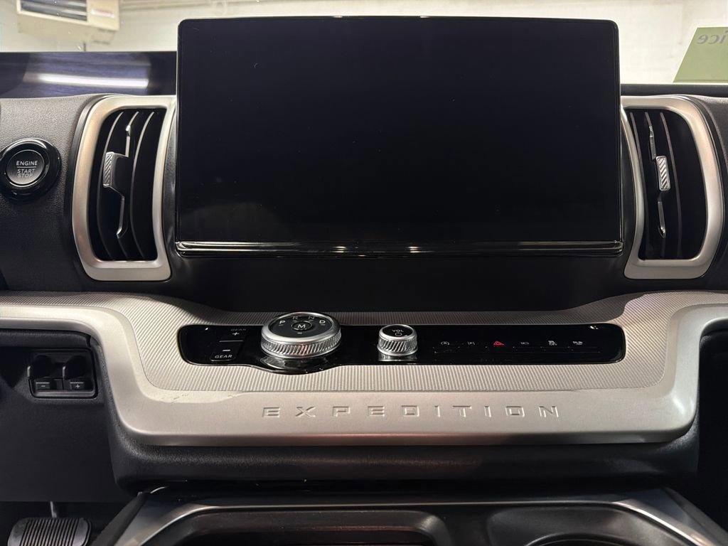 Certified 2025 Ford Expedition Active image 23