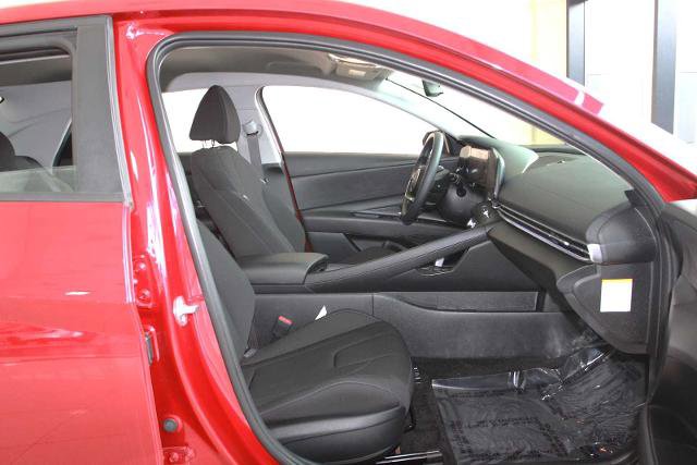 Used 2024 Hyundai Elantra Blue FWD image 24