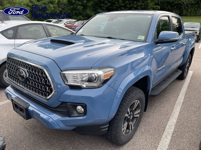 Used 2019 Toyota Tacoma TRD Sport AWD/4WD image 2