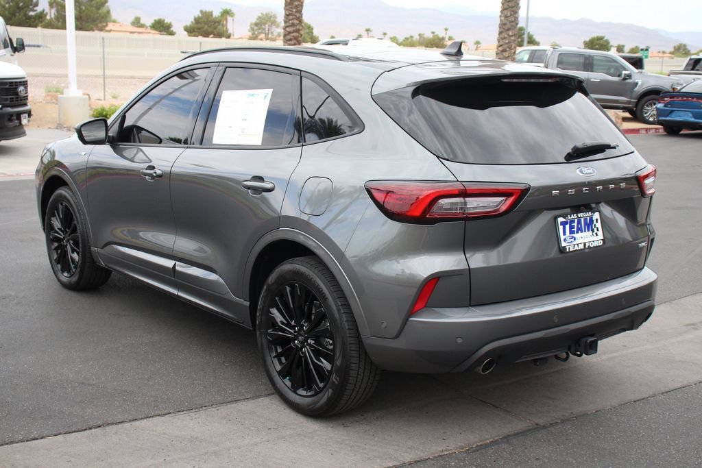 Certified 2023 Ford Escape ST-Line Elite w/ Premium Technology Package AWD/4WD image 5