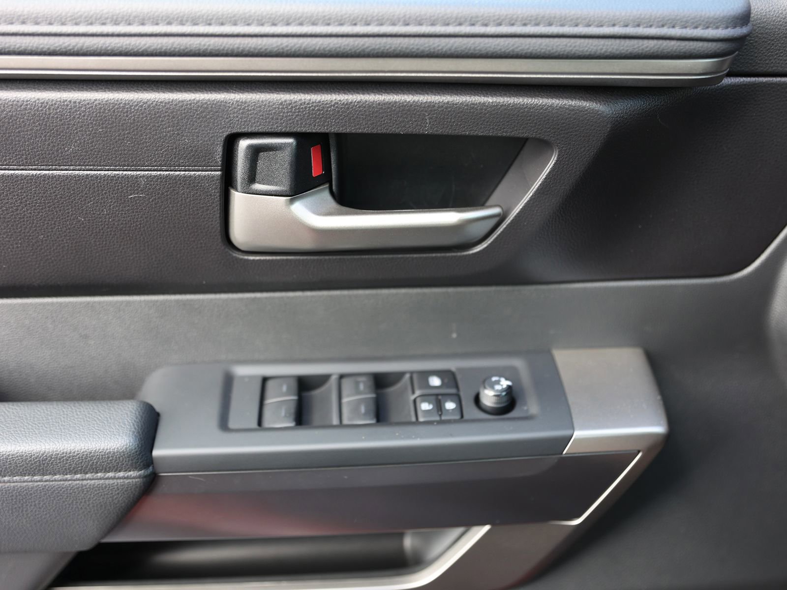 Used 2025 Toyota Tundra SR5 w/ TRD Off-Road Package AWD/4WD image 40