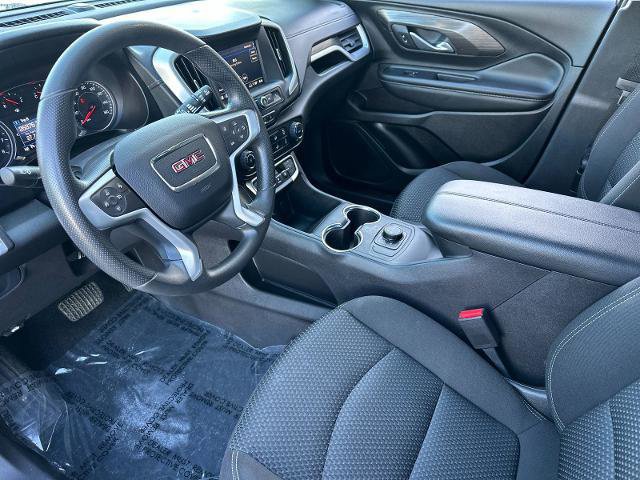 Used 2024 GMC Terrain SLE image 9