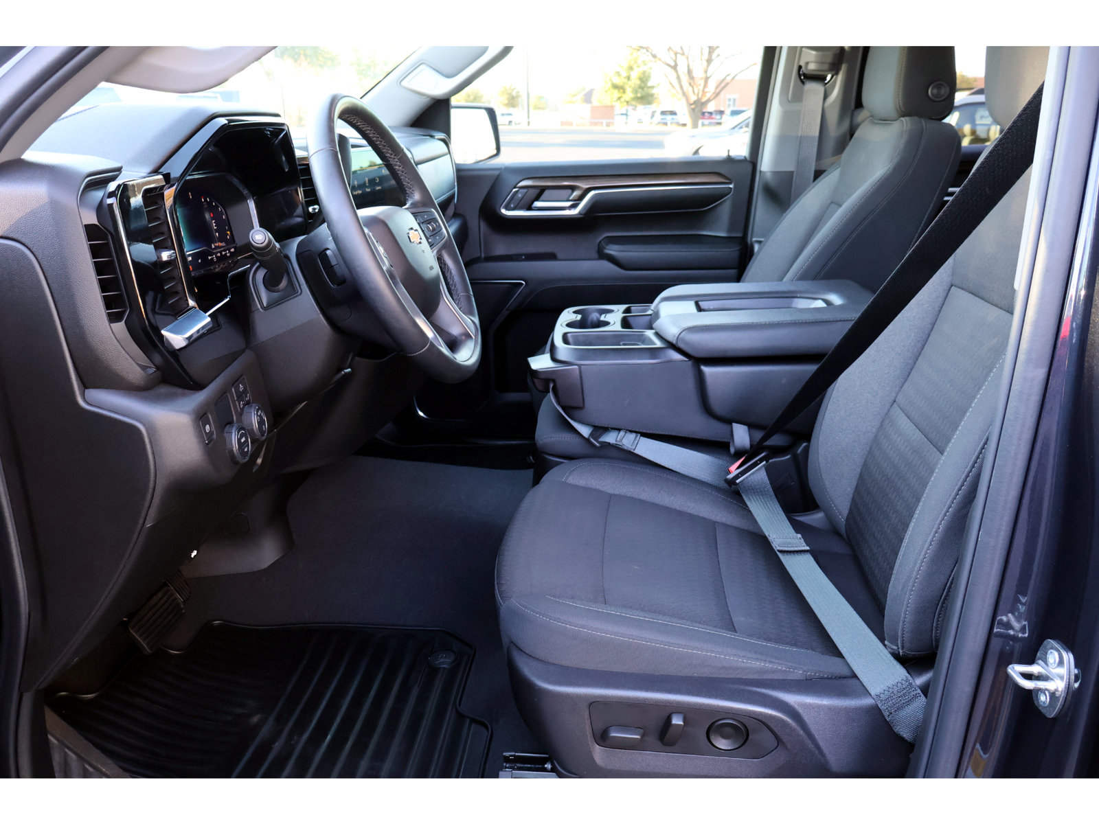 Used 2024 Chevrolet Silverado 1500 LT RWD image 24